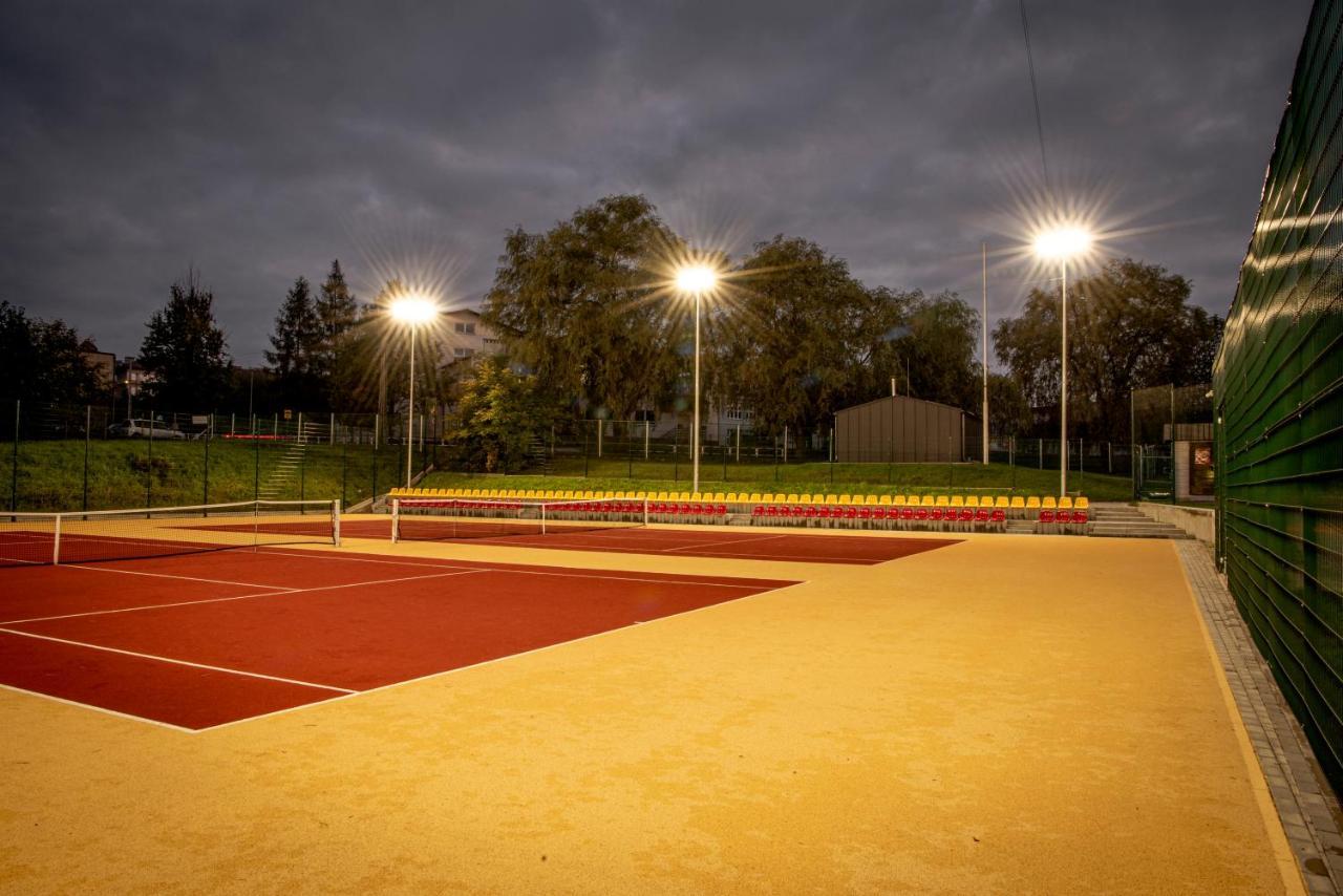 カルヴァリア・ゼブジトフスカ Pawilon Sportowo Turystyczny Kalwariankaホステル エクステリア 写真